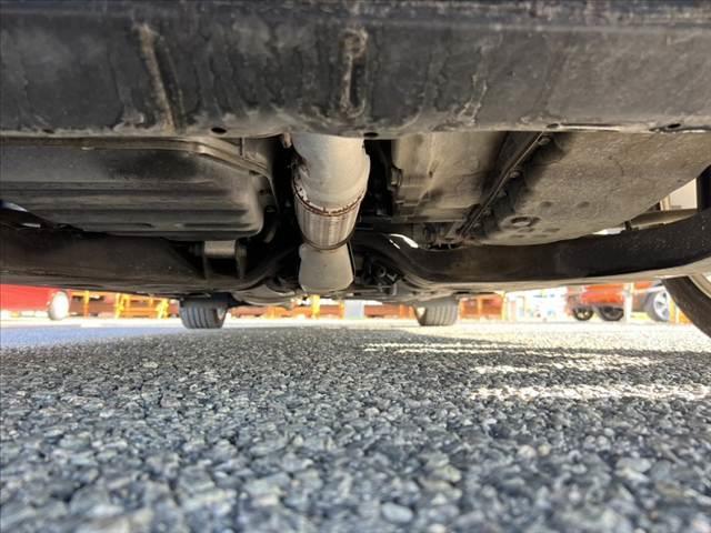 エルグランド ２５０ハイウェイスター　純正ナビ／Ｂｌｕｅｔｏｏｔｈ　フリップダウンＭ　両側電動スライド　スマートキー　ＥＴＣ　オットマン　アラウンドビュー　１００Ｖ電源　Ｐガラス　ステリモ　電動格納ミラー　革巻きステア　合皮シート（60枚目）