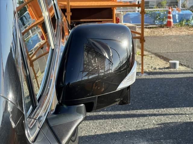 エルグランド ２５０ハイウェイスター　純正ナビ／Ｂｌｕｅｔｏｏｔｈ　フリップダウンＭ　両側電動スライド　スマートキー　ＥＴＣ　オットマン　アラウンドビュー　１００Ｖ電源　Ｐガラス　ステリモ　電動格納ミラー　革巻きステア　合皮シート（65枚目）