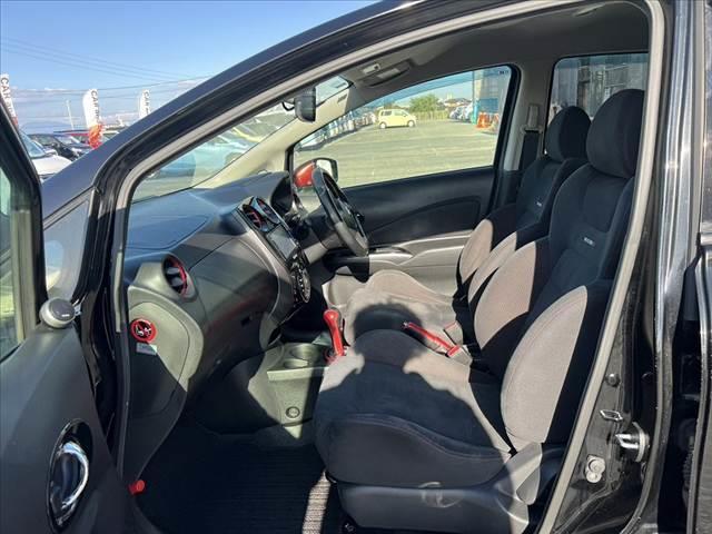 ノート ニスモ　ＬＥＤヘッドライト　スポーツシート　スーパーチャージャー　柿本改マフラー　社外ナビ／フルセグ／ＤＶＤ／ＢＴ　Ｂモニター　ＥＴＣ　Ｐスタート　インテリキー×２　アイドリングストップ　Ａライト　フォグ（17枚目）