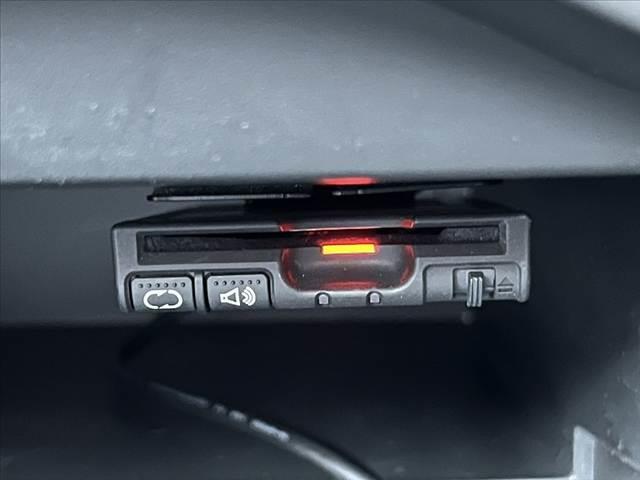 ノート ニスモ　ＬＥＤヘッドライト　スポーツシート　スーパーチャージャー　柿本改マフラー　社外ナビ／フルセグ／ＤＶＤ／ＢＴ　Ｂモニター　ＥＴＣ　Ｐスタート　インテリキー×２　アイドリングストップ　Ａライト　フォグ（24枚目）