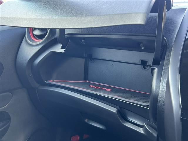 ノート ニスモ　ＬＥＤヘッドライト　スポーツシート　スーパーチャージャー　柿本改マフラー　社外ナビ／フルセグ／ＤＶＤ／ＢＴ　Ｂモニター　ＥＴＣ　Ｐスタート　インテリキー×２　アイドリングストップ　Ａライト　フォグ（31枚目）