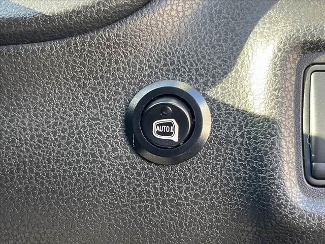 ノート ニスモ　ＬＥＤヘッドライト　スポーツシート　スーパーチャージャー　柿本改マフラー　社外ナビ／フルセグ／ＤＶＤ／ＢＴ　Ｂモニター　ＥＴＣ　Ｐスタート　インテリキー×２　アイドリングストップ　Ａライト　フォグ（35枚目）