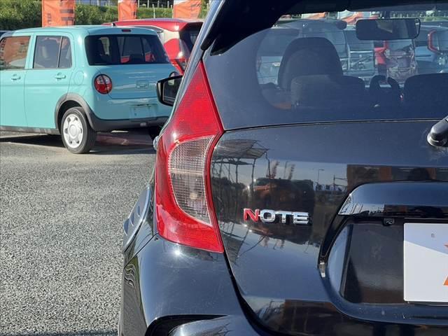 ノート ニスモ　ＬＥＤヘッドライト　スポーツシート　スーパーチャージャー　柿本改マフラー　社外ナビ／フルセグ／ＤＶＤ／ＢＴ　Ｂモニター　ＥＴＣ　Ｐスタート　インテリキー×２　アイドリングストップ　Ａライト　フォグ（44枚目）