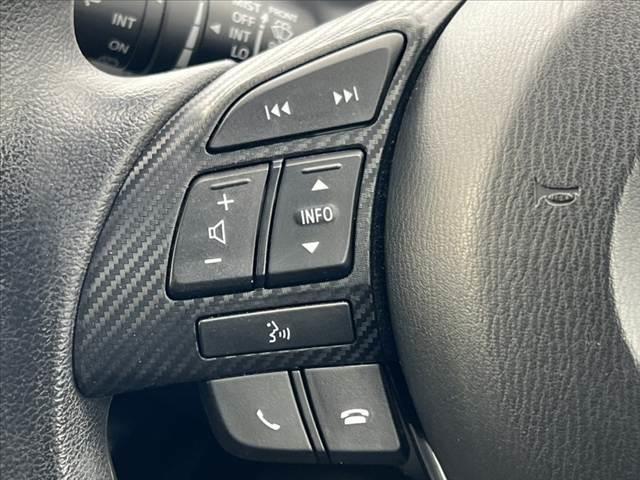 デミオ １３Ｓ　中期　マツダコネクトナビ／Ｂｌｕｅｔｏｏｔｈ　ＣＤ／ＤＶＤ　Ａストップ　スマートブレーキサポ　Ｐガラス　ステリモ　電動格納ミラー　Ｐスタート　スマートキー（7枚目）