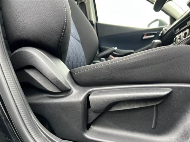 デミオ １３Ｓ　中期　マツダコネクトナビ／Ｂｌｕｅｔｏｏｔｈ　ＣＤ／ＤＶＤ　Ａストップ　スマートブレーキサポ　Ｐガラス　ステリモ　電動格納ミラー　Ｐスタート　スマートキー（26枚目）