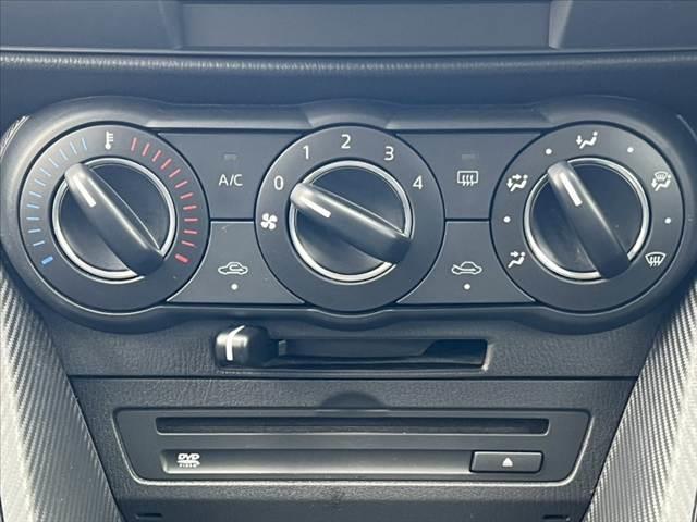 デミオ １３Ｓ　中期　マツダコネクトナビ／Ｂｌｕｅｔｏｏｔｈ　ＣＤ／ＤＶＤ　Ａストップ　スマートブレーキサポ　Ｐガラス　ステリモ　電動格納ミラー　Ｐスタート　スマートキー（32枚目）