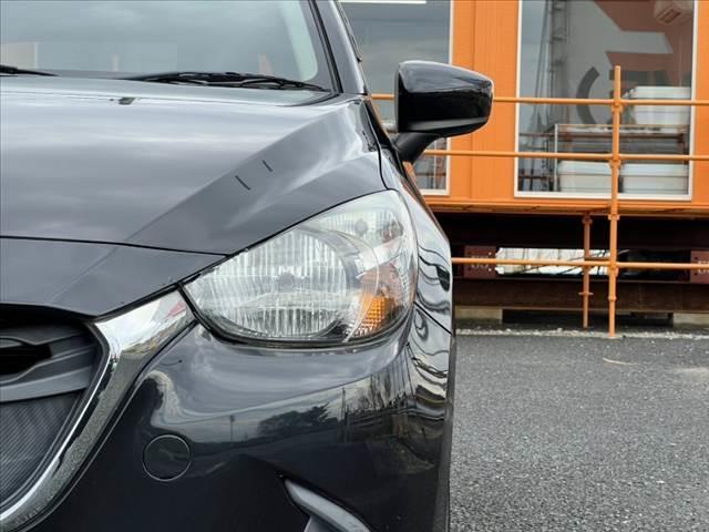 デミオ １３Ｓ　中期　マツダコネクトナビ／Ｂｌｕｅｔｏｏｔｈ　ＣＤ／ＤＶＤ　Ａストップ　スマートブレーキサポ　Ｐガラス　ステリモ　電動格納ミラー　Ｐスタート　スマートキー（47枚目）