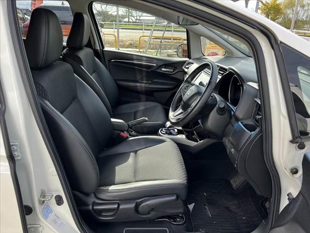 フィットハイブリッド Ｌパッケージ　純正ナビ　地デジ　ＤＶＤ　ＢＴ　ＬＥＤヘッドライト　バックモニター　クルーズコントロール　ステリモ　スマートキー　プッシュスタート　ハーフレザーシート　オートライト　シートリフター　チルトステアリング（16枚目）