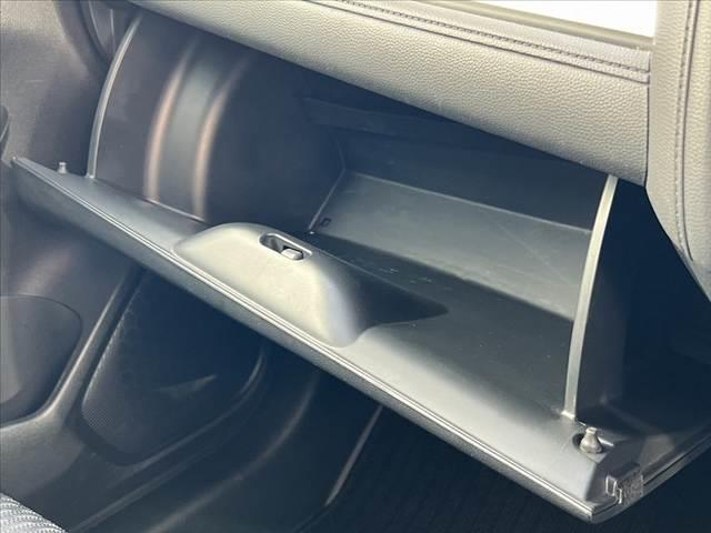 フィットハイブリッド Ｌパッケージ　純正ナビ　地デジ　ＤＶＤ　ＢＴ　ＬＥＤヘッドライト　バックモニター　クルーズコントロール　ステリモ　スマートキー　プッシュスタート　ハーフレザーシート　オートライト　シートリフター　チルトステアリング（33枚目）