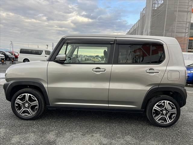 ハスラー 　レーダーブレーキサポート　社外ナビ／ＢＴ／Ｂカメラ　前席シートヒーター　アイドリングストップ　横滑り防止装置　プッシュスタート　スマートキー　シートリフト　純正アルミ　セキュリティ　フォグランプ（11枚目）