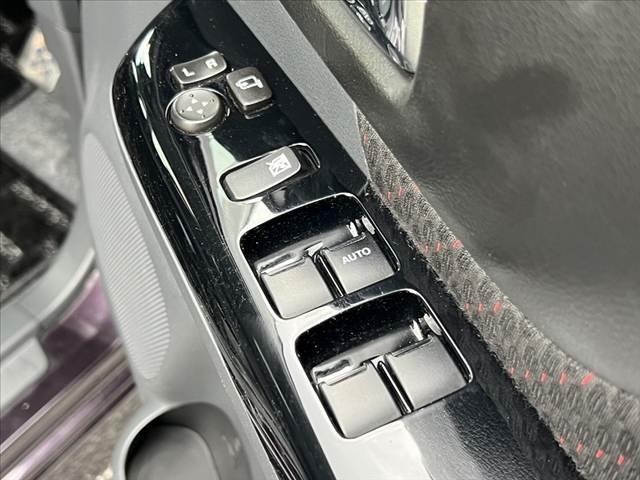 スペーシアカスタム ＸＳターボ　後期　ターボ　デュアルカメラブレーキサポート　両側電動スライドドア　純正８インチＳＤナビ／フルセグ／Ｂｌｕｅｔｏｏｔｈ／ＤＶＤ　クルコン　ＨＩＤヘッドライト　オートライト　シートヒーター　スマートキー（31枚目）