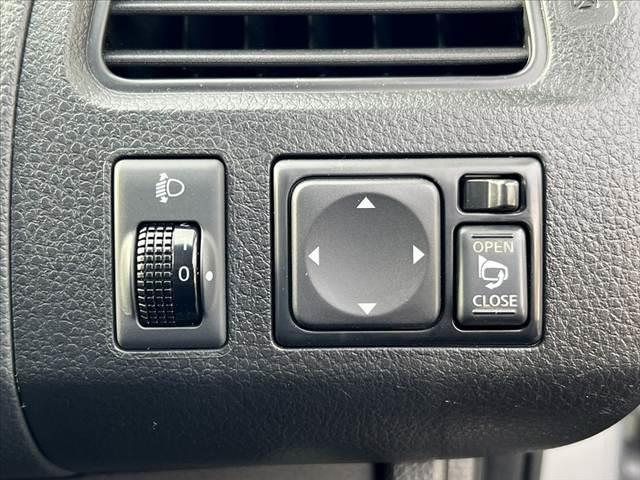 セレナ ２０Ｓ　後期　ＳＤナビ／地デジ　クルーズコントロール　電格ミラー　両側スライドドア　オートライト　ミラーウインカー　横滑り防止装置　ロールサンシェード　セキュリティアラーム　シートリフター　フロアマット（5枚目）