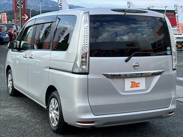 セレナ ２０Ｓ　後期　ＳＤナビ／地デジ　クルーズコントロール　電格ミラー　両側スライドドア　オートライト　ミラーウインカー　横滑り防止装置　ロールサンシェード　セキュリティアラーム　シートリフター　フロアマット（15枚目）