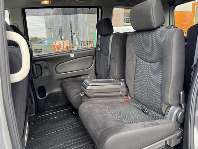 セレナ ２０Ｓ　後期　ＳＤナビ／地デジ　クルーズコントロール　電格ミラー　両側スライドドア　オートライト　ミラーウインカー　横滑り防止装置　ロールサンシェード　セキュリティアラーム　シートリフター　フロアマット（19枚目）