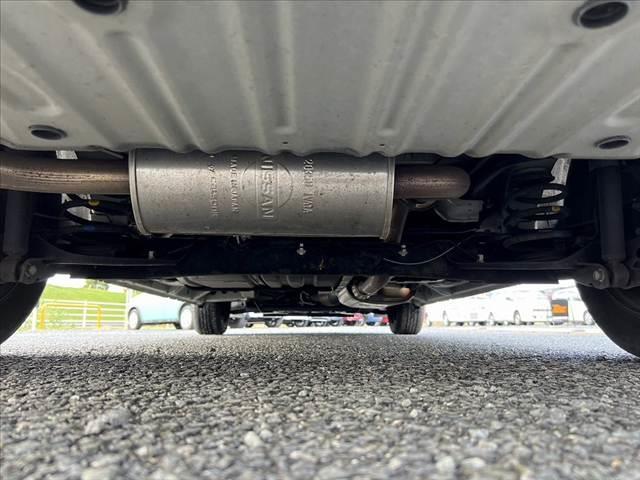 セレナ ２０Ｓ　後期　ＳＤナビ／地デジ　クルーズコントロール　電格ミラー　両側スライドドア　オートライト　ミラーウインカー　横滑り防止装置　ロールサンシェード　セキュリティアラーム　シートリフター　フロアマット（50枚目）