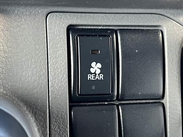 エブリイ ジョインターボ　車検整備付き　中期　ターボ　ＨＩＤヘッドライト　セーフティサポート　キーレス　スペアキー　オーバーヘッドシェルフ　アシストグリップ　Ｒワイパー　セキュリティアラーム　横滑り防止機能　プライバシーガラス（6枚目）