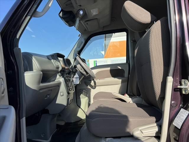 エブリイ ジョインターボ　車検整備付き　中期　ターボ　ＨＩＤヘッドライト　セーフティサポート　キーレス　スペアキー　オーバーヘッドシェルフ　アシストグリップ　Ｒワイパー　セキュリティアラーム　横滑り防止機能　プライバシーガラス（17枚目）