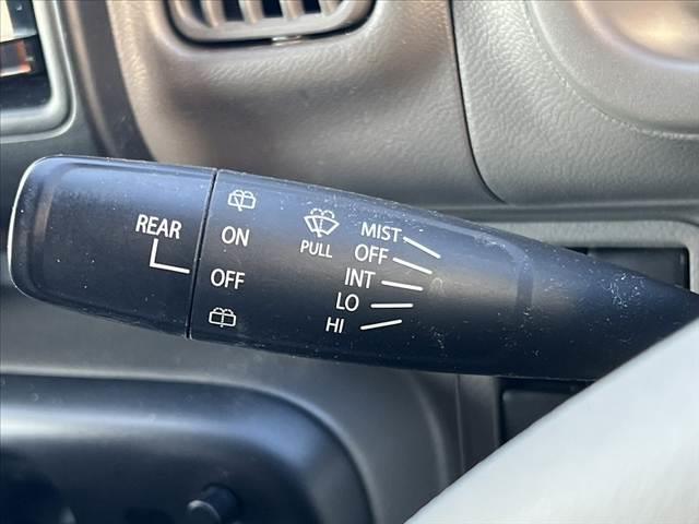 エブリイ ジョインターボ　車検整備付き　中期　ターボ　ＨＩＤヘッドライト　セーフティサポート　キーレス　スペアキー　オーバーヘッドシェルフ　アシストグリップ　Ｒワイパー　セキュリティアラーム　横滑り防止機能　プライバシーガラス（25枚目）