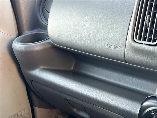 エブリイ ジョインターボ　車検整備付き　中期　ターボ　ＨＩＤヘッドライト　セーフティサポート　キーレス　スペアキー　オーバーヘッドシェルフ　アシストグリップ　Ｒワイパー　セキュリティアラーム　横滑り防止機能　プライバシーガラス（28枚目）