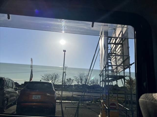 エブリイ ジョインターボ　車検整備付き　中期　ターボ　ＨＩＤヘッドライト　セーフティサポート　キーレス　スペアキー　オーバーヘッドシェルフ　アシストグリップ　Ｒワイパー　セキュリティアラーム　横滑り防止機能　プライバシーガラス（31枚目）