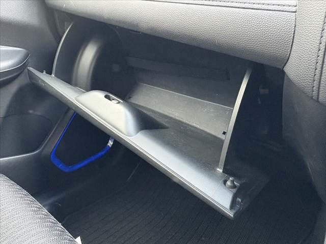 フィットハイブリッド Ｌパッケージ　純正８インチナビ／フルセグ／ＤＶＤ／ＢＴ　ＬＥＤヘッドライト　スマートキー　ＥＴＣ　バックモニター　ステリモ　クルーズコントロール　オートライト　ハーフレザーシート　プッシュスタート　シートリフター（24枚目）