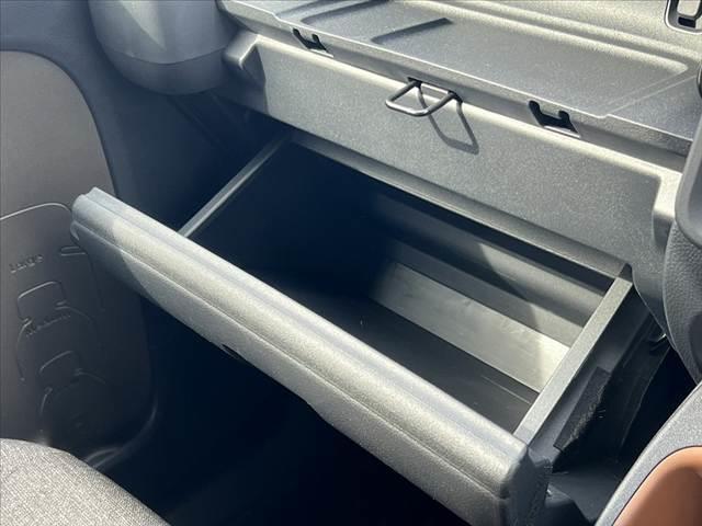 シエンタ ハイブリッドZ 車検整備付 10.5インチDA/ナビ/フルセグ パノラミックビューモニター セーフティセンス 両電スラ シートヒーター ドラレコ ETC2.0 LEDヘッドライト パーキングサポートブレーキ BSM(40枚目)