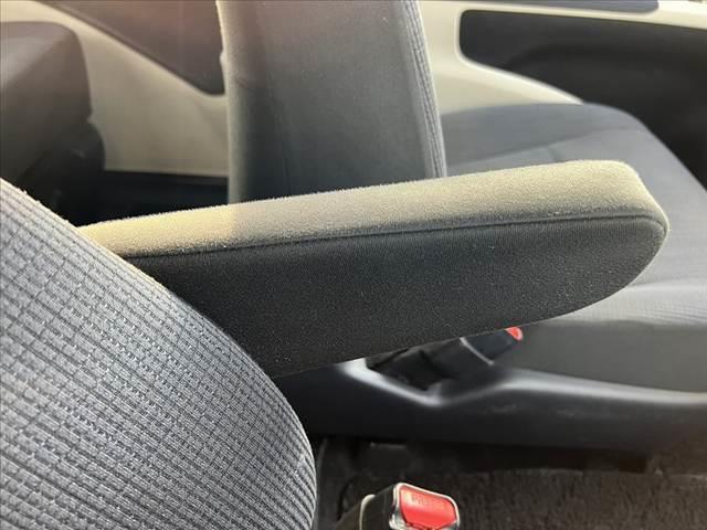 シエンタ ハイブリッドＧ　ＬＥＤヘッドライト　セーフティセンス　純正ナビ／フルセグ／ＤＶＤ／ＢＴ　バックモニター　両電スラ　スマートキー　プッシュスタート　ステリモ　ＥＴＣ　社外１５インチアルミホイール　オートライト　Ｐガラス（34枚目）