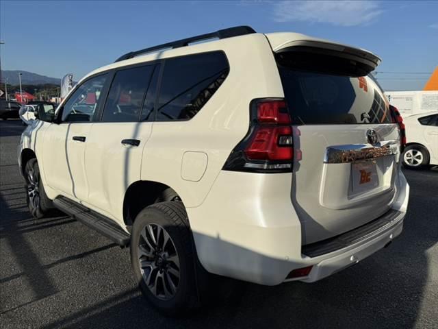 ランドクルーザープラド TX Lパッケージ 後期 7人 社外9インチナビ/Bluetooth サンルーフ Bカメラ ルーフレール クリソナ セーフティセンス LEDヘッド 革巻きステア パワーシート 快適温熱シート レーダークルーズ(15枚目)