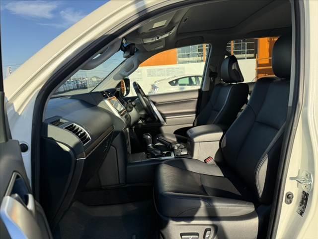 ランドクルーザープラド TX Lパッケージ 後期 7人 社外9インチナビ/Bluetooth サンルーフ Bカメラ ルーフレール クリソナ セーフティセンス LEDヘッド 革巻きステア パワーシート 快適温熱シート レーダークルーズ(17枚目)