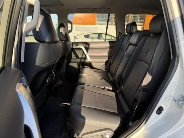 ランドクルーザープラド TX Lパッケージ 後期 7人 社外9インチナビ/Bluetooth サンルーフ Bカメラ ルーフレール クリソナ セーフティセンス LEDヘッド 革巻きステア パワーシート 快適温熱シート レーダークルーズ(19枚目)