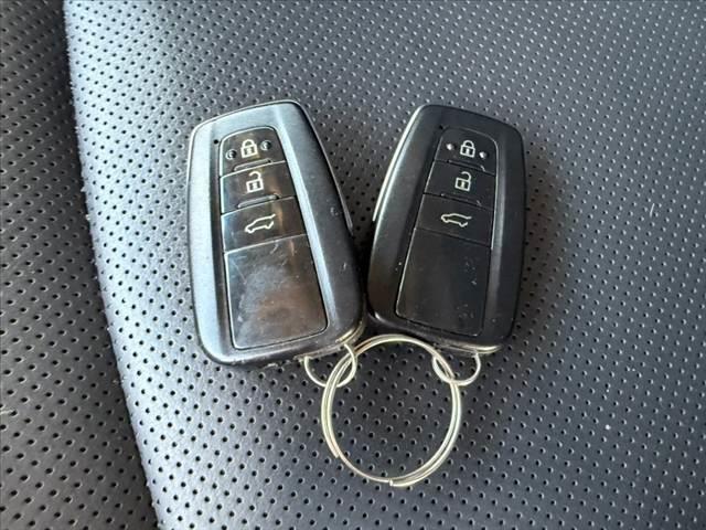 ランドクルーザープラド TX Lパッケージ 後期 7人 社外9インチナビ/Bluetooth サンルーフ Bカメラ ルーフレール クリソナ セーフティセンス LEDヘッド 革巻きステア パワーシート 快適温熱シート レーダークルーズ(40枚目)