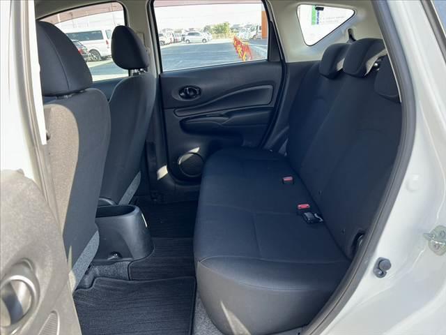 ノート S 車検整備付 後期 禁煙 エマージェンシーブレーキ 純正SDナビ/フルセグ/Bluetooth コーナーセンサー オートライト ミラーウィンカー ヘッドライトレベライザー 横滑り防止 フロアマット(19枚目)