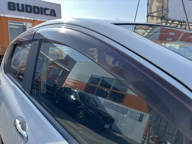 ノート S 車検整備付 後期 禁煙 エマージェンシーブレーキ 純正SDナビ/フルセグ/Bluetooth コーナーセンサー オートライト ミラーウィンカー ヘッドライトレベライザー 横滑り防止 フロアマット(29枚目)