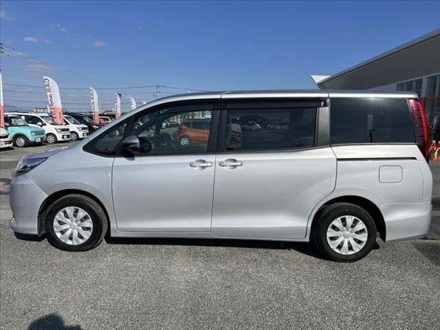 ノア Ｘ　Ｖパッケージ　車検整備付　禁煙　純正ナビ／Ｂｌｕｅｔｏｏｔｈ　バックカメラ　ＥＴＣ　両側スライドドア　ドラレコ　ステリモ　電格ミラー　ＡＣソケット　シートリフター　キーレスエントリー　パワーウィンドウ　ＩＳＯＦＩＸ（11枚目）