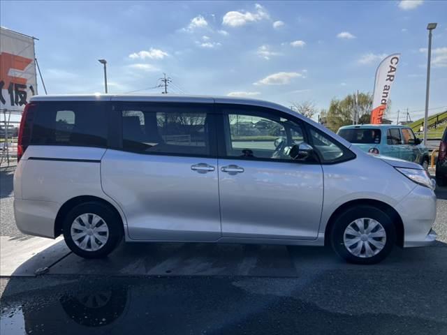 ノア Ｘ　Ｖパッケージ　車検整備付　禁煙　純正ナビ／Ｂｌｕｅｔｏｏｔｈ　バックカメラ　ＥＴＣ　両側スライドドア　ドラレコ　ステリモ　電格ミラー　ＡＣソケット　シートリフター　キーレスエントリー　パワーウィンドウ　ＩＳＯＦＩＸ（12枚目）