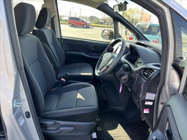 ノア Ｘ　Ｖパッケージ　車検整備付　禁煙　純正ナビ／Ｂｌｕｅｔｏｏｔｈ　バックカメラ　ＥＴＣ　両側スライドドア　ドラレコ　ステリモ　電格ミラー　ＡＣソケット　シートリフター　キーレスエントリー　パワーウィンドウ　ＩＳＯＦＩＸ（16枚目）