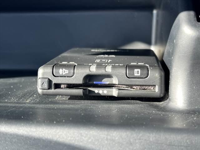 ノア Ｘ　後期　車検整備付　禁煙車　セーフティセンスＣ　電動スライドドア　電動格納ミラー　Ａストップ　ステリモ　シートリフター　シートバックテーブル　ＥＴＣ　キーレス　ロールサンシェード　アームレスト　バイザー（6枚目）