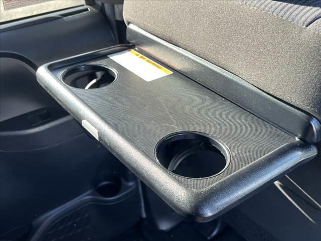 ノア Ｘ　後期　車検整備付　禁煙車　セーフティセンスＣ　電動スライドドア　電動格納ミラー　Ａストップ　ステリモ　シートリフター　シートバックテーブル　ＥＴＣ　キーレス　ロールサンシェード　アームレスト　バイザー（7枚目）