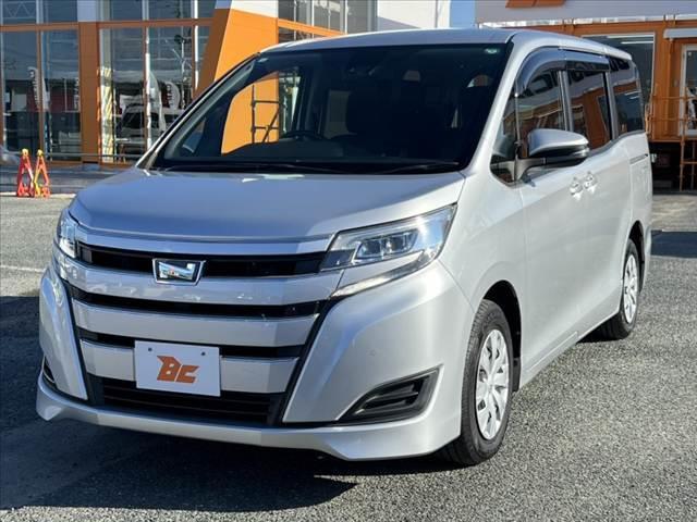ノア Ｘ　後期　車検整備付　禁煙車　セーフティセンスＣ　電動スライドドア　電動格納ミラー　Ａストップ　ステリモ　シートリフター　シートバックテーブル　ＥＴＣ　キーレス　ロールサンシェード　アームレスト　バイザー（8枚目）