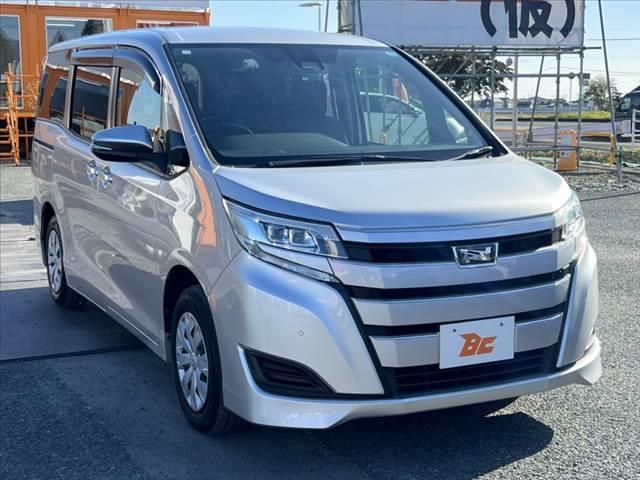 ノア Ｘ　後期　車検整備付　禁煙車　セーフティセンスＣ　電動スライドドア　電動格納ミラー　Ａストップ　ステリモ　シートリフター　シートバックテーブル　ＥＴＣ　キーレス　ロールサンシェード　アームレスト　バイザー（10枚目）