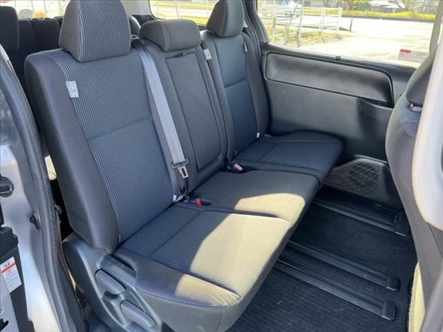 ノア Ｘ　後期　車検整備付　禁煙車　セーフティセンスＣ　電動スライドドア　電動格納ミラー　Ａストップ　ステリモ　シートリフター　シートバックテーブル　ＥＴＣ　キーレス　ロールサンシェード　アームレスト　バイザー（18枚目）