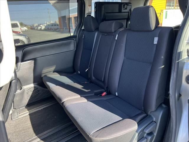 ノア Ｘ　後期　車検整備付　禁煙車　セーフティセンスＣ　電動スライドドア　電動格納ミラー　Ａストップ　ステリモ　シートリフター　シートバックテーブル　ＥＴＣ　キーレス　ロールサンシェード　アームレスト　バイザー（19枚目）