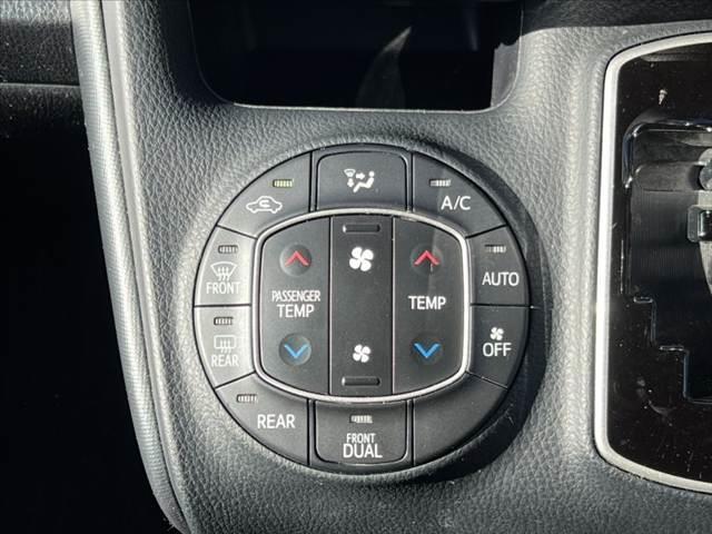 ノア Ｘ　後期　車検整備付　禁煙車　セーフティセンスＣ　電動スライドドア　電動格納ミラー　Ａストップ　ステリモ　シートリフター　シートバックテーブル　ＥＴＣ　キーレス　ロールサンシェード　アームレスト　バイザー（33枚目）