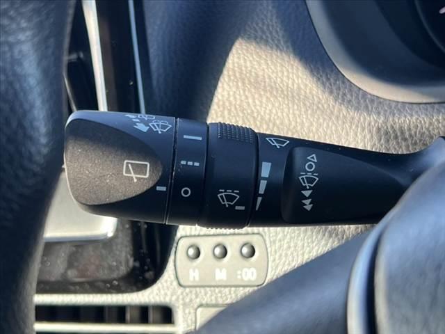 ノア Ｘ　後期　車検整備付　禁煙車　セーフティセンスＣ　電動スライドドア　電動格納ミラー　Ａストップ　ステリモ　シートリフター　シートバックテーブル　ＥＴＣ　キーレス　ロールサンシェード　アームレスト　バイザー（39枚目）