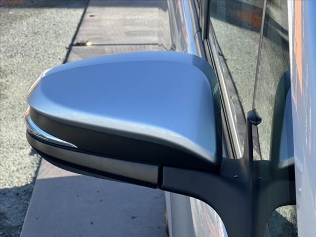 ノア Ｘ　後期　車検整備付　禁煙車　セーフティセンスＣ　電動スライドドア　電動格納ミラー　Ａストップ　ステリモ　シートリフター　シートバックテーブル　ＥＴＣ　キーレス　ロールサンシェード　アームレスト　バイザー（48枚目）