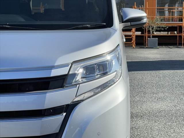 ノア Ｘ　後期　車検整備付　禁煙車　セーフティセンスＣ　電動スライドドア　電動格納ミラー　Ａストップ　ステリモ　シートリフター　シートバックテーブル　ＥＴＣ　キーレス　ロールサンシェード　アームレスト　バイザー（51枚目）