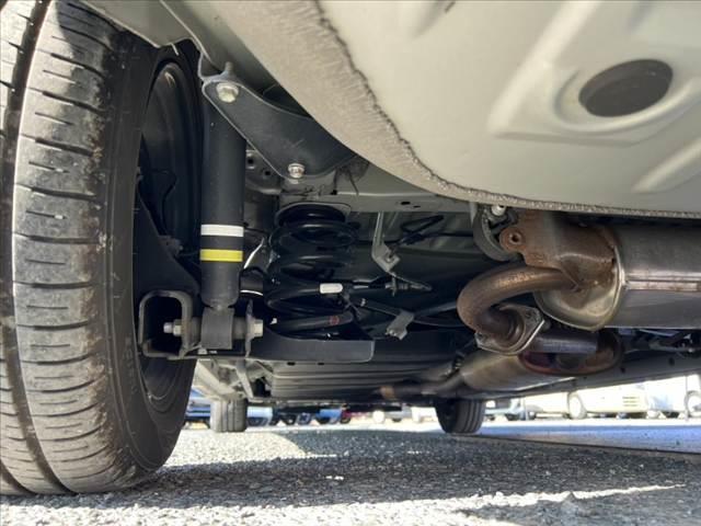 ノア Ｘ　後期　車検整備付　禁煙車　セーフティセンスＣ　電動スライドドア　電動格納ミラー　Ａストップ　ステリモ　シートリフター　シートバックテーブル　ＥＴＣ　キーレス　ロールサンシェード　アームレスト　バイザー（62枚目）