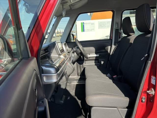 スペーシアギア ハイブリッドＸＺ　ターボ　禁煙　ツートン　社外フルセグナビ／Ｂｌｕｅｔｏｏｔｈ　両側電動スライドドア　セーフティサポート　ＬＥＤヘッド　革巻きステア　アームレスト　シートヒーター　スマートキー　Ｐスタート（17枚目）