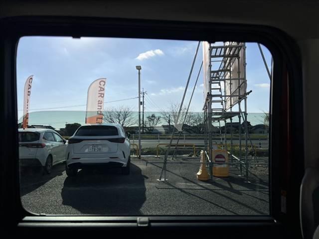 スペーシアギア ハイブリッドＸＺ　ターボ　禁煙　ツートン　社外フルセグナビ／Ｂｌｕｅｔｏｏｔｈ　両側電動スライドドア　セーフティサポート　ＬＥＤヘッド　革巻きステア　アームレスト　シートヒーター　スマートキー　Ｐスタート（22枚目）