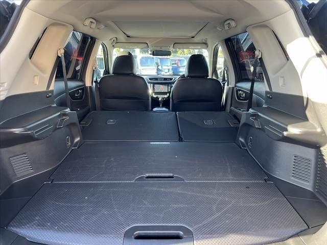 エクストレイル ２０Ｘ　エマージェンシーブレーキパッケージ　パノラミックガラスルーフ　純正８インチナビ／フルセグ／ＤＶＤ／ＢＴ　ＬＥＤヘッドライト　ルーフレール　エマブレ　Ａライト　インテリキー　Ｐスタート　ＥＴＣ　シートヒーター　Ａストップ　シートリフター（21枚目）